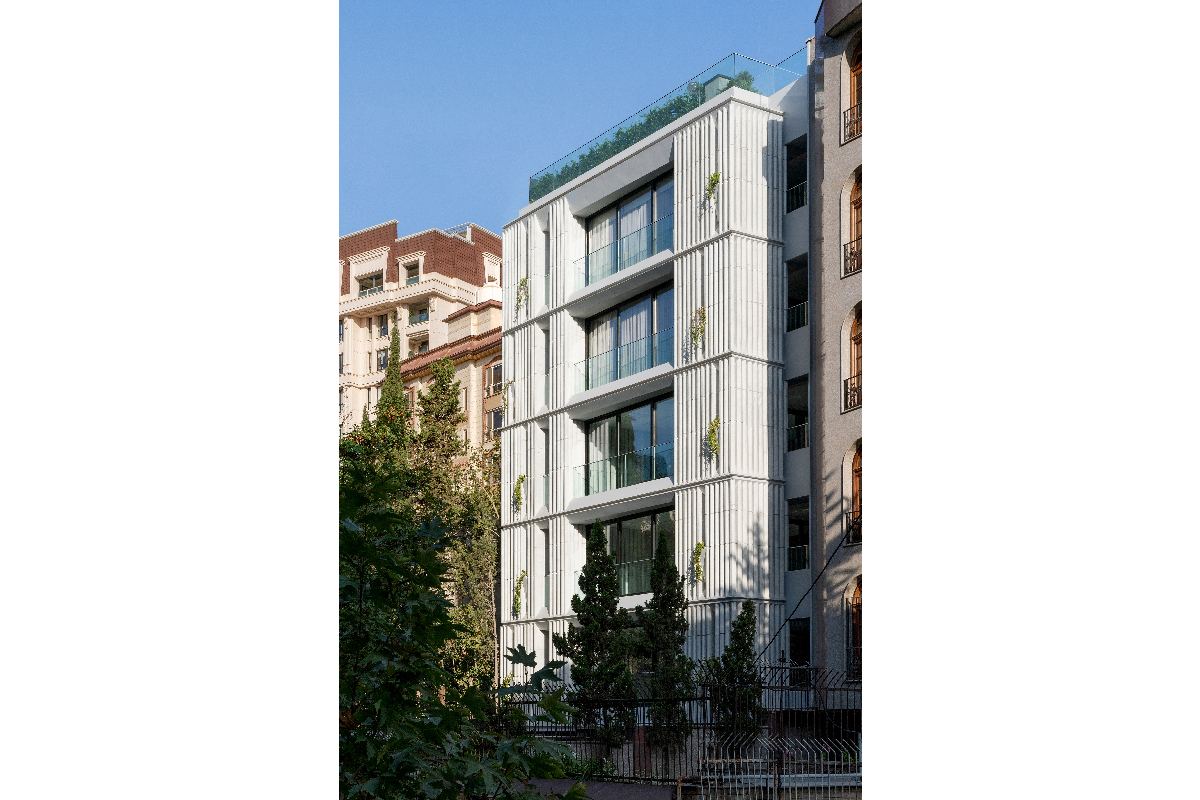 رتبه دوم: ساختمان سایه، تهران